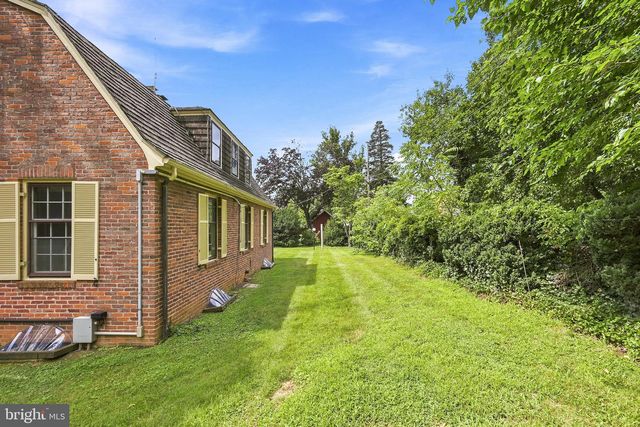 6 ACADEMY CT, Berryville, VA 22611