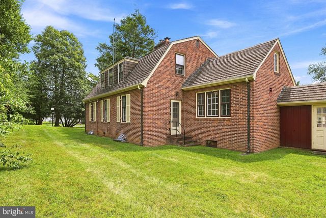 6 ACADEMY CT, Berryville, VA 22611