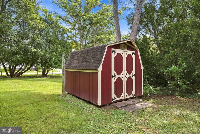 6 ACADEMY CT, Berryville, VA 22611