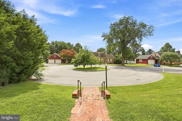 6 ACADEMY CT, Berryville, VA 22611