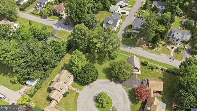 6 ACADEMY CT, Berryville, VA 22611