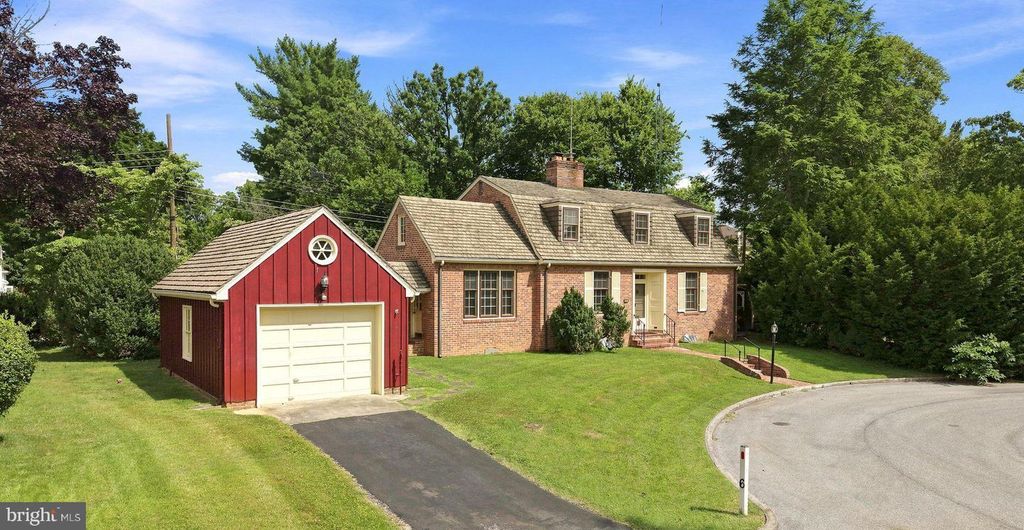 6 ACADEMY CT, Berryville, VA 22611