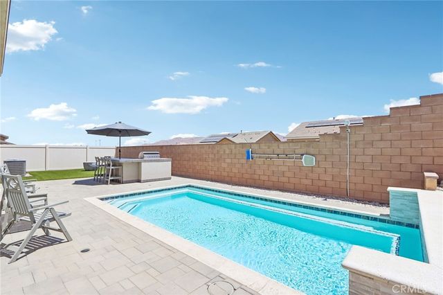 11056 Guffey Ranch Way, Corona, CA 92883