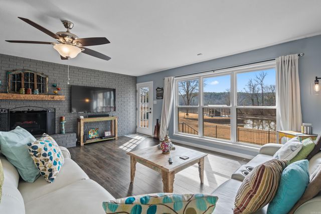 563 Kirschwood Dr Drive, Hot Springs, AR 71913