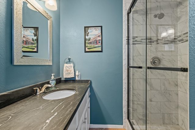 563 Kirschwood Dr Drive, Hot Springs, AR 71913