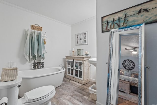 563 Kirschwood Dr Drive, Hot Springs, AR 71913