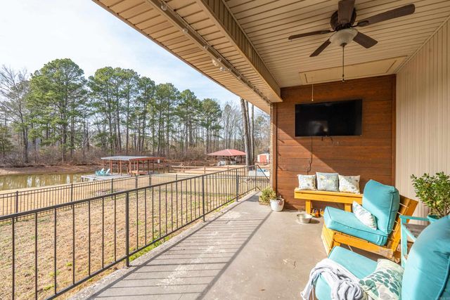 563 Kirschwood Dr Drive, Hot Springs, AR 71913