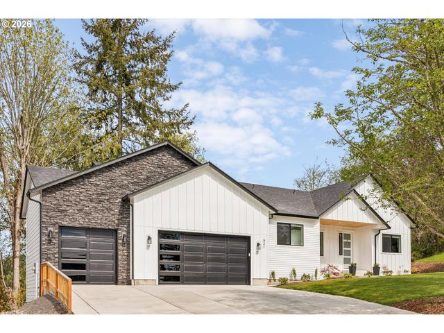 937 EDINBURGH Ct, Kelso, WA 98626