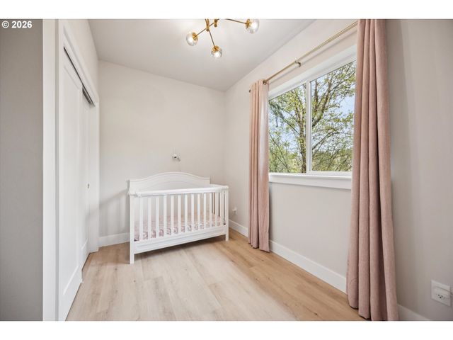 937 EDINBURGH Ct, Kelso, WA 98626