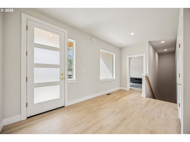 937 EDINBURGH Ct, Kelso, WA 98626