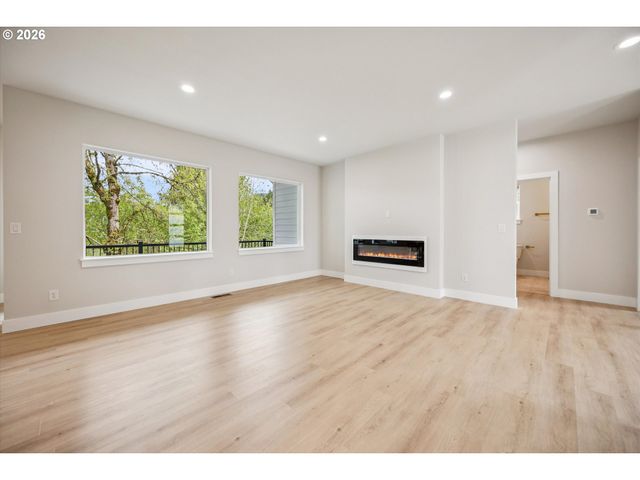 937 EDINBURGH Ct, Kelso, WA 98626