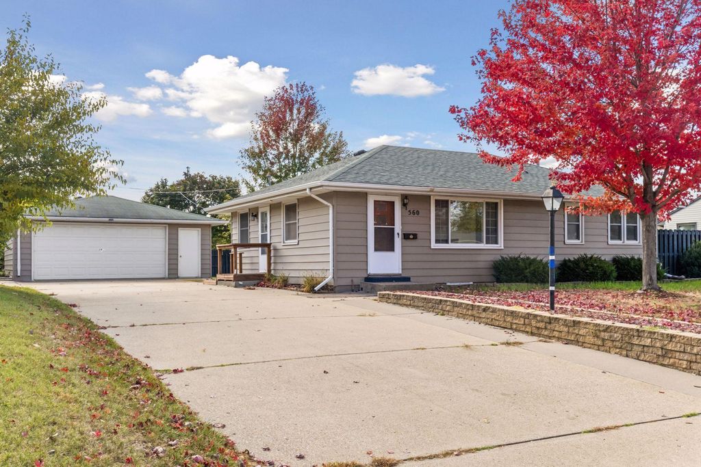560 57th Avenue NE, Fridley, MN 55432