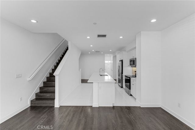 77 Jensen Court, Thousand Oaks, CA 91360