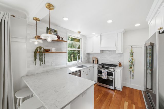 5221 Ewing Avenue S, Minneapolis, MN 55410