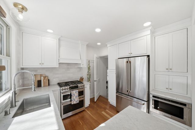 5221 Ewing Avenue S, Minneapolis, MN 55410