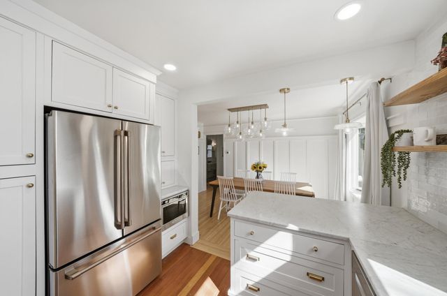 5221 Ewing Avenue S, Minneapolis, MN 55410