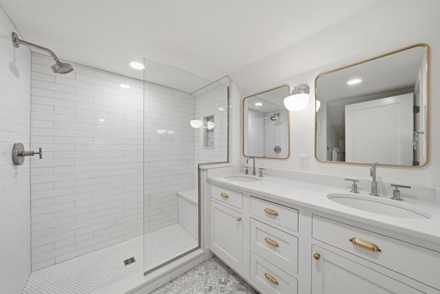 5221 Ewing Avenue S, Minneapolis, MN 55410