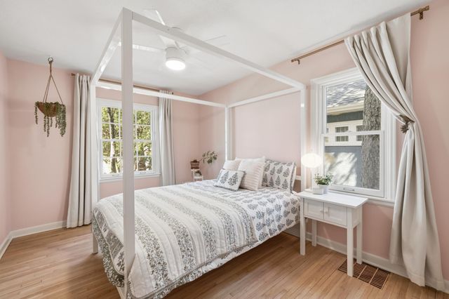 5221 Ewing Avenue S, Minneapolis, MN 55410