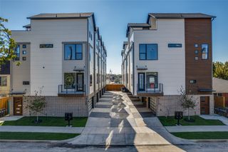 708 W 10th Street 101, Dallas, TX 75208