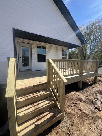 165 Arkansas Ave, Oak Grove, KY 42262