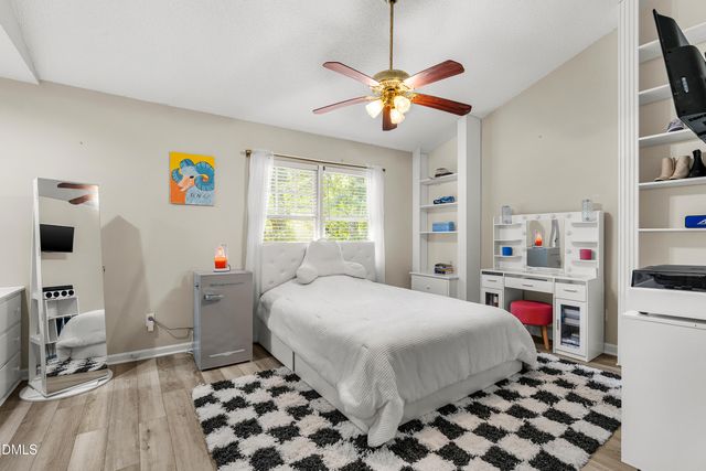200 Standish Drive, Chapel Hill, NC 27517