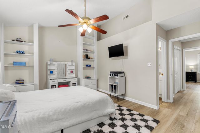 200 Standish Drive, Chapel Hill, NC 27517
