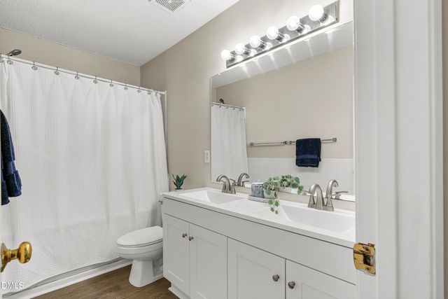 200 Standish Drive, Chapel Hill, NC 27517