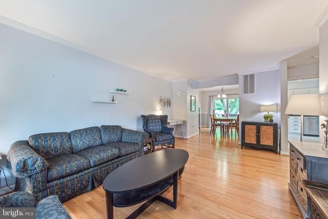 10343 BUSHMAN DR, Oakton, VA 22124
