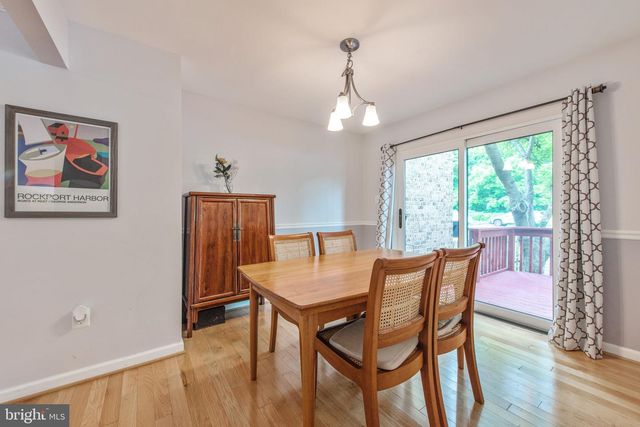 10343 BUSHMAN DR, Oakton, VA 22124