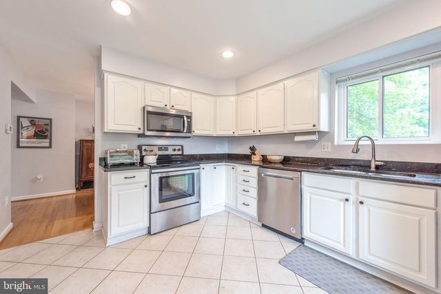 10343 BUSHMAN DR, Oakton, VA 22124
