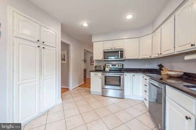 10343 BUSHMAN DR, Oakton, VA 22124