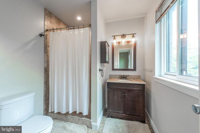 10343 BUSHMAN DR, Oakton, VA 22124