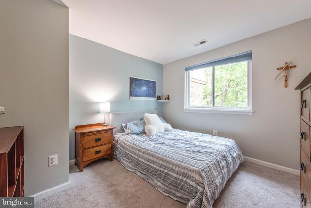 10343 BUSHMAN DR, Oakton, VA 22124