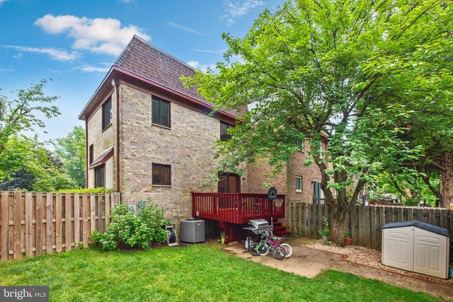 10343 BUSHMAN DR, Oakton, VA 22124