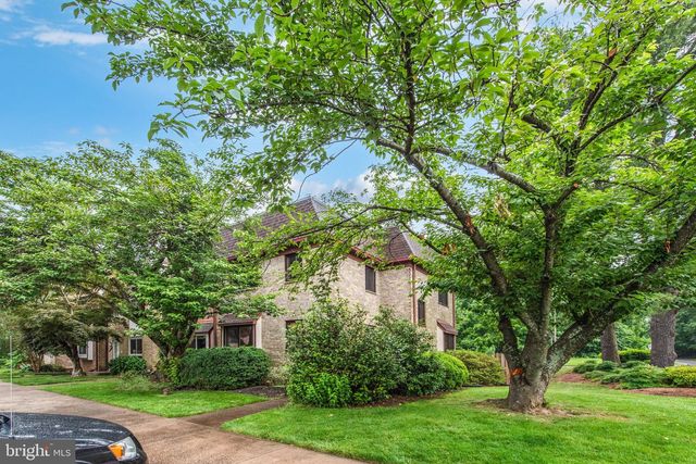 10343 BUSHMAN DR, Oakton, VA 22124