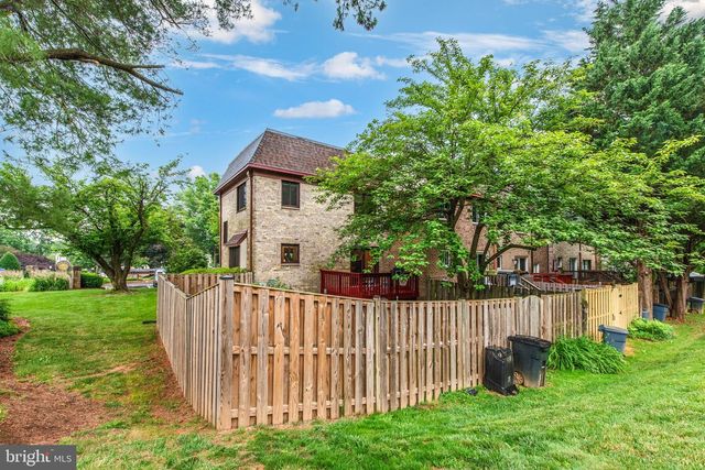 10343 BUSHMAN DR, Oakton, VA 22124