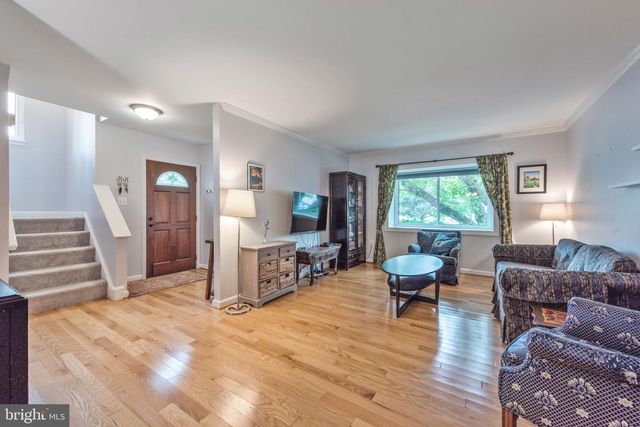 10343 BUSHMAN DR, Oakton, VA 22124
