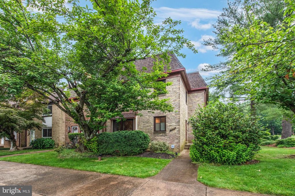 10343 BUSHMAN DR, Oakton, VA 22124