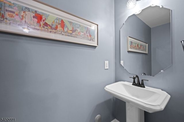 214 Riverwalk Way 214, Clifton City, NJ 07014