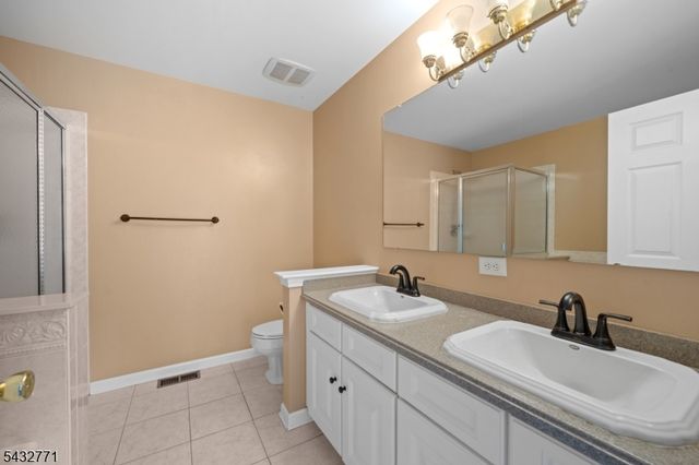 214 Riverwalk Way 214, Clifton City, NJ 07014