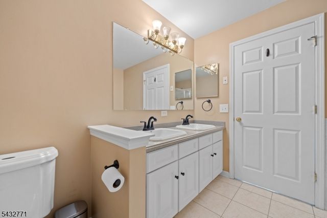 214 Riverwalk Way 214, Clifton City, NJ 07014