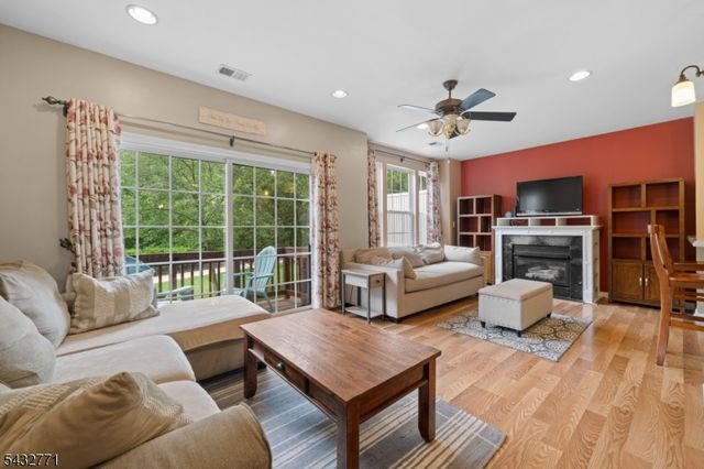 214 Riverwalk Way 214, Clifton City, NJ 07014