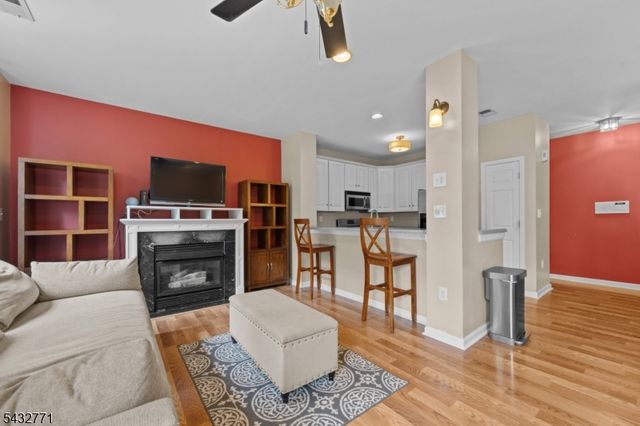 214 Riverwalk Way 214, Clifton City, NJ 07014