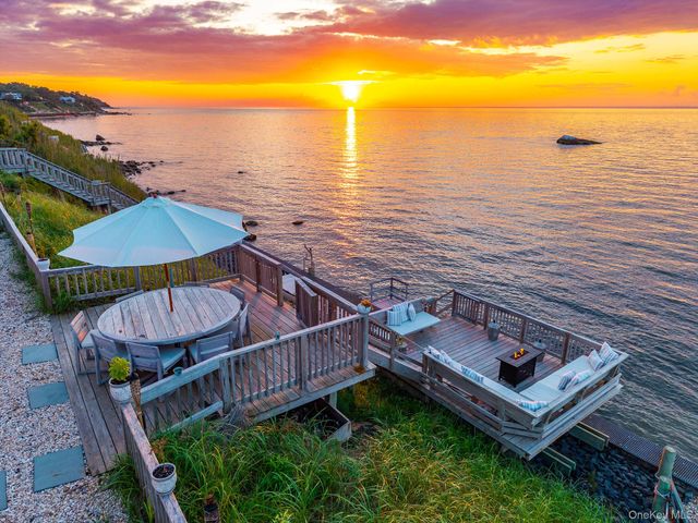 21515 Soundview Avenue, Southold, NY 11971