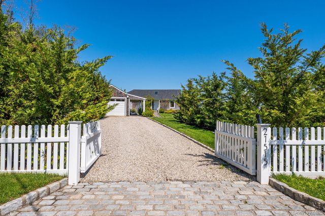 21515 Soundview Avenue, Southold, NY 11971