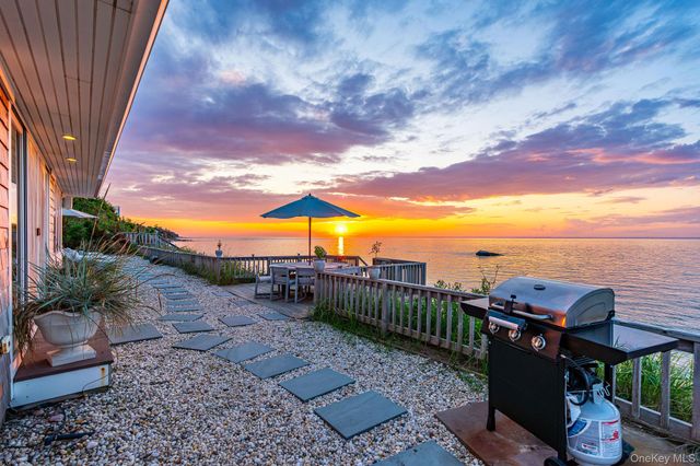 21515 Soundview Avenue, Southold, NY 11971