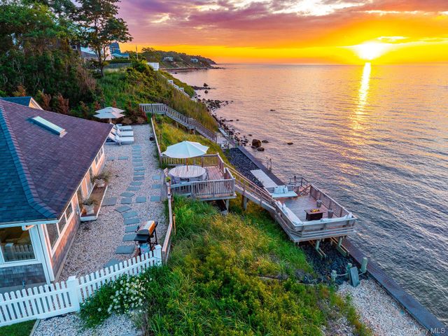 21515 Soundview Avenue, Southold, NY 11971