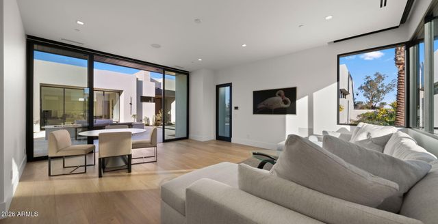 6824 E HUMMINGBIRD Lane, Paradise Valley, AZ 85253