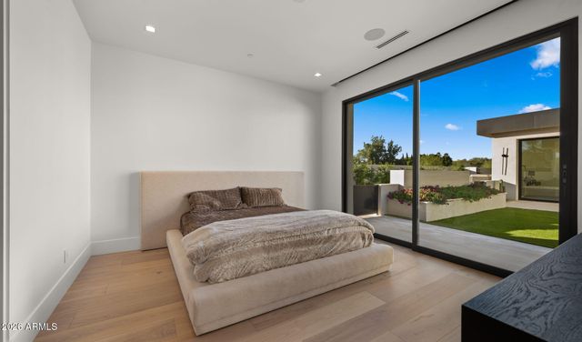 6824 E HUMMINGBIRD Lane, Paradise Valley, AZ 85253