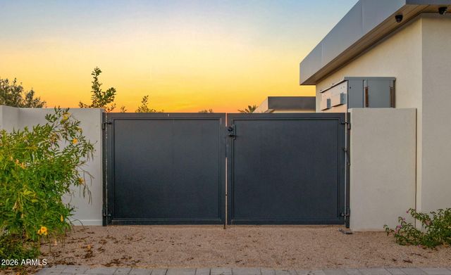 6824 E HUMMINGBIRD Lane, Paradise Valley, AZ 85253